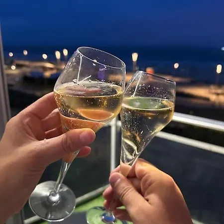 Sea Side Vue شقة *